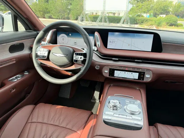 Genesis G90 — Фото автомобиля 10