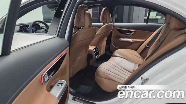 Mercedes-Benz E-Class W214 — Фото автомобиля 16