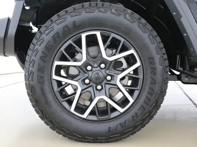 Jeep Wrangler — Фото автомобиля 11