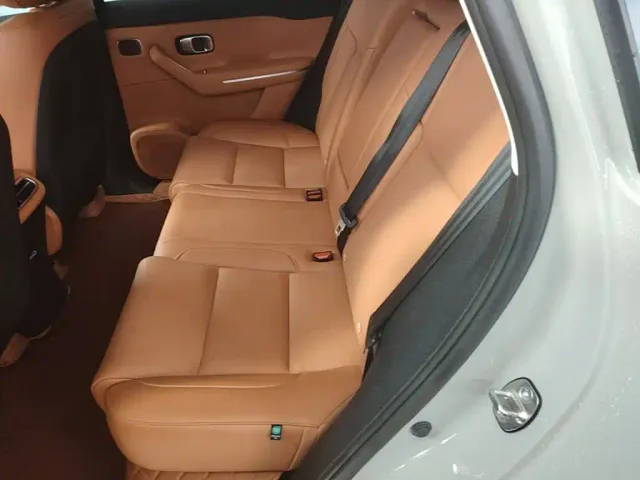 Leapmotor C10 — Фото автомобиля 16