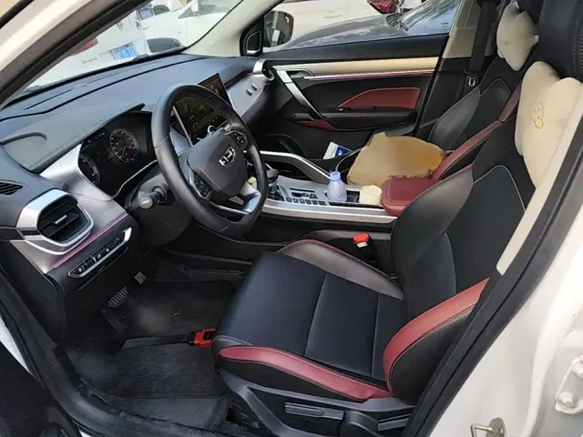 Geely Binyue — Фото автомобиля 14