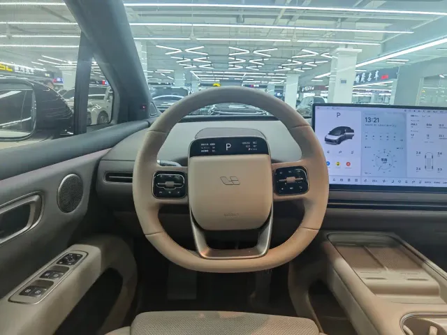 Li Auto i6 — Фото автомобиля 5