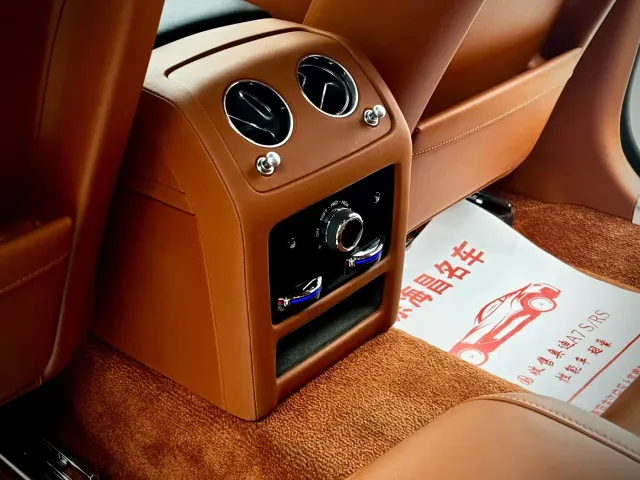 Rolls-Royce Ghost — Фото автомобиля 20