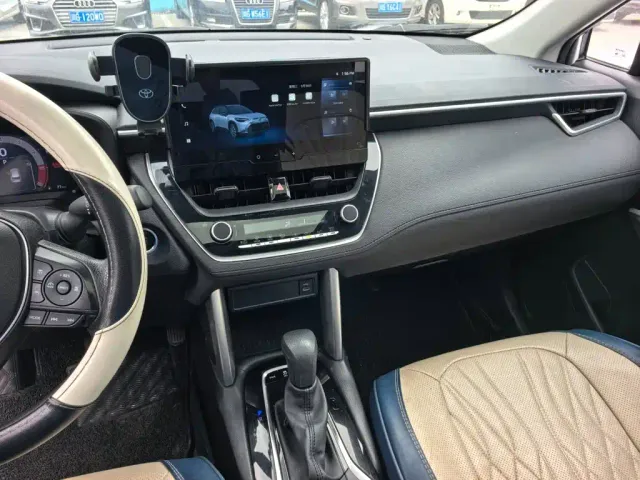 Toyota Frontlander — Фото автомобиля 13