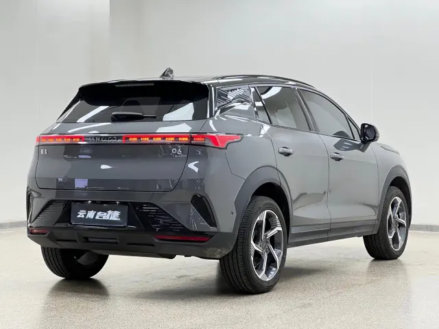 Lynk & Co 06 — Фото автомобиля 7