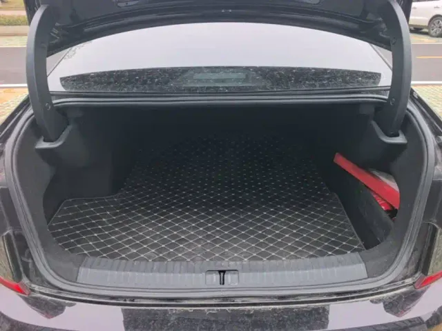Volkswagen Passat — Фото автомобиля 18