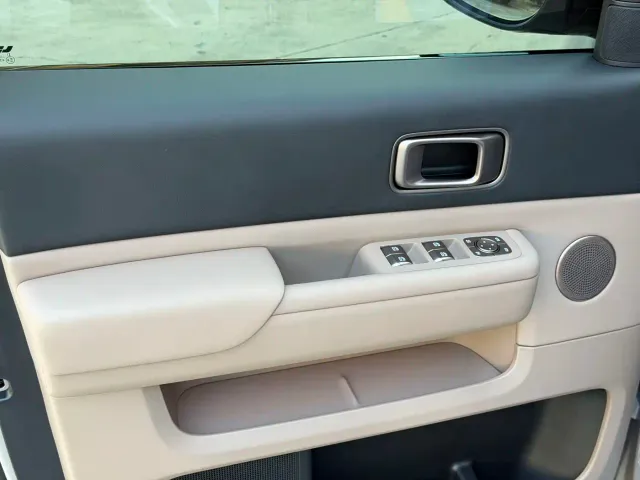 Li Auto MEGA — Фото автомобиля 10