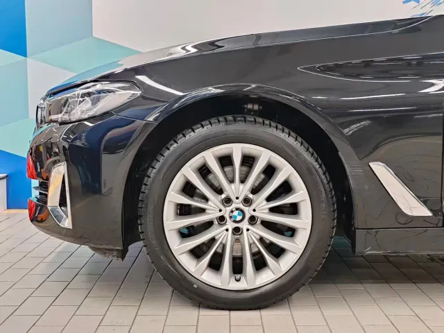 BMW 5 Series — Фото автомобиля 4