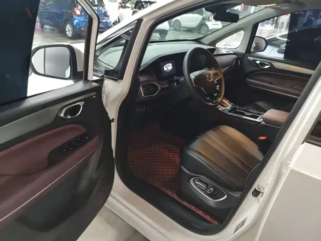 GAC Trumpchi M6 — Фото автомобиля 15