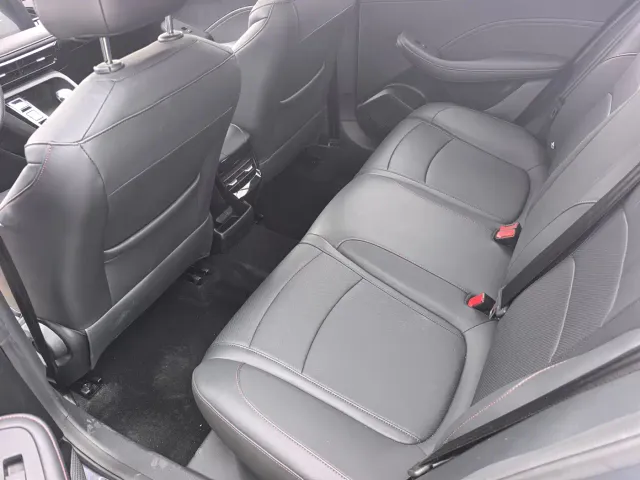 Roewe i5 — Фото автомобиля 9