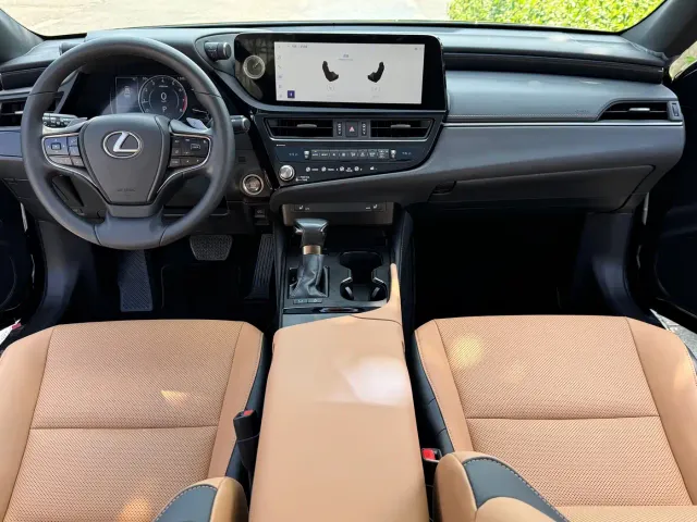 Lexus ES — Фото автомобиля 6