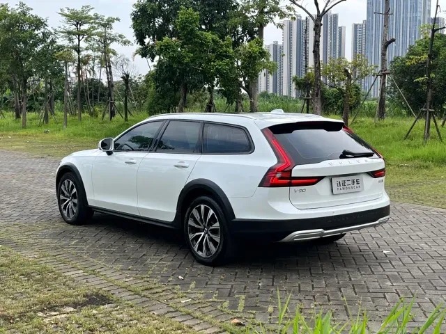 Volvo V90 — Фото автомобиля 7