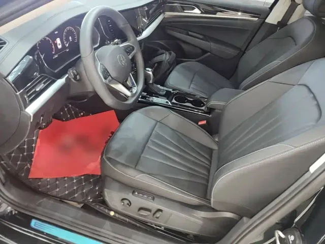Volkswagen Passat — Фото автомобиля 14