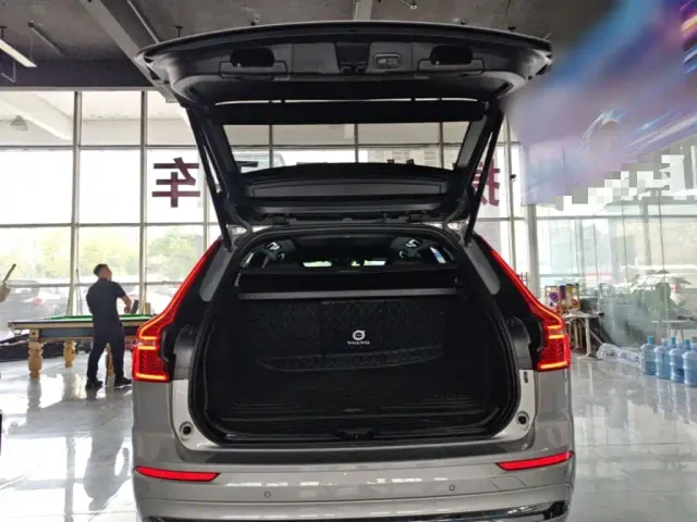 Volvo XC60 — Фото автомобиля 18