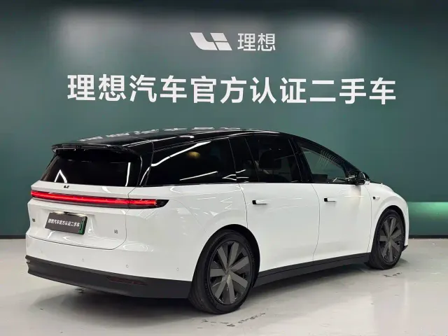 Li Auto i8 — Фото автомобиля 4