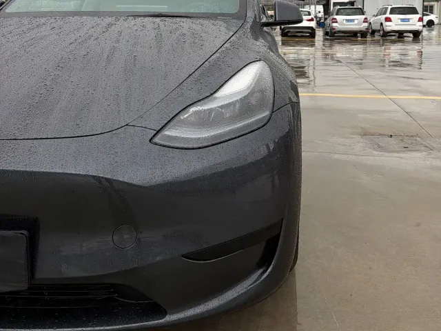 Tesla Model Y — Фото автомобиля 4