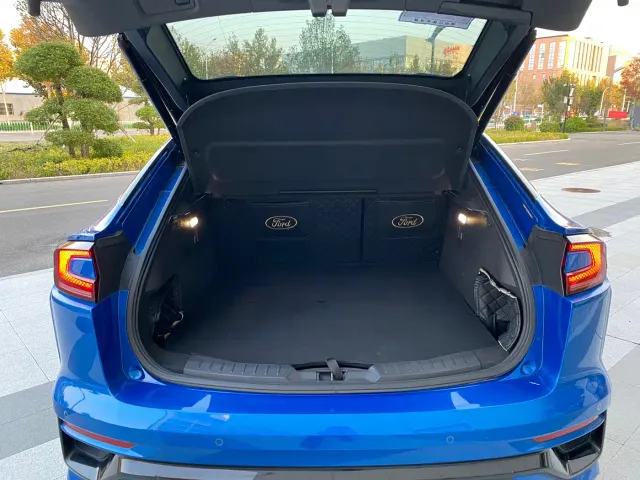 Ford EVOS — Фото автомобиля 14