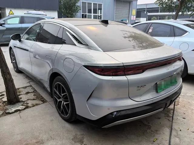BYD Han L — Фото автомобиля 10