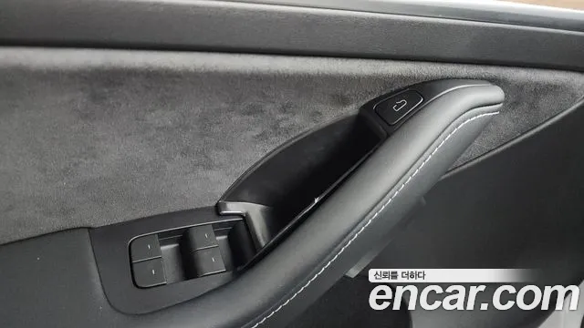 Tesla Model Y — Фото автомобиля 15