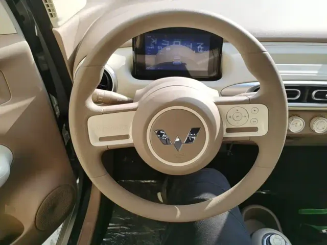 Wuling Hongguang Mini EV — Фото автомобиля 10