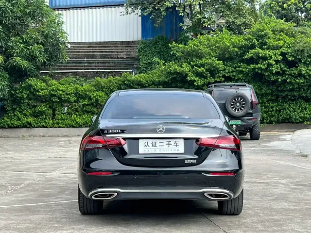 Mercedes-Benz E-Class — Фото автомобиля 10