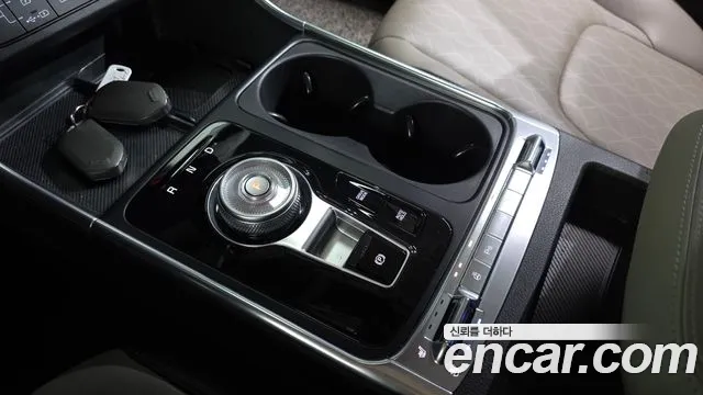 Kia Carnival Generation 4 — Фото автомобиля 12