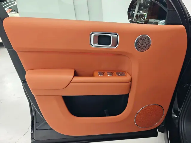 Li Auto L8 — Фото автомобиля 6