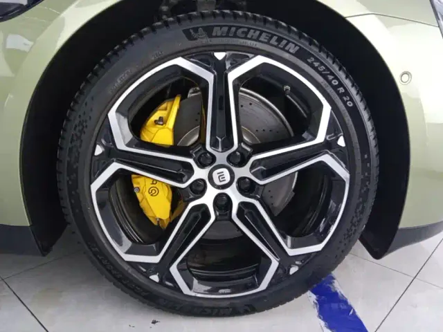 Xiaomi SU7 — Фото автомобиля 6