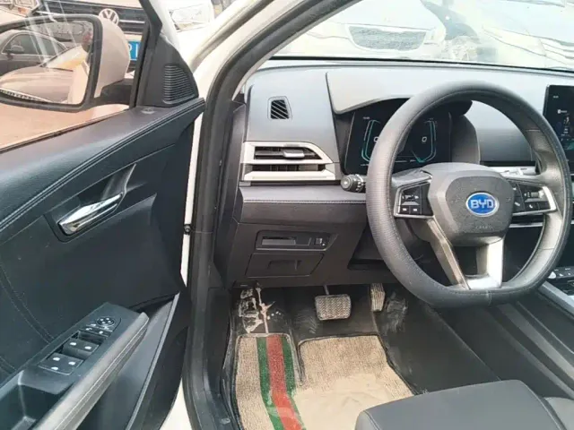 BYD e2 — Фото автомобиля 15