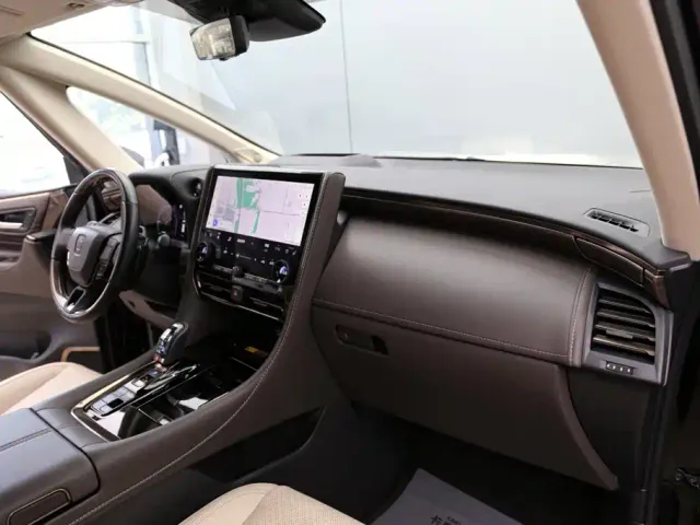 Toyota Vellfire — Фото автомобиля 23