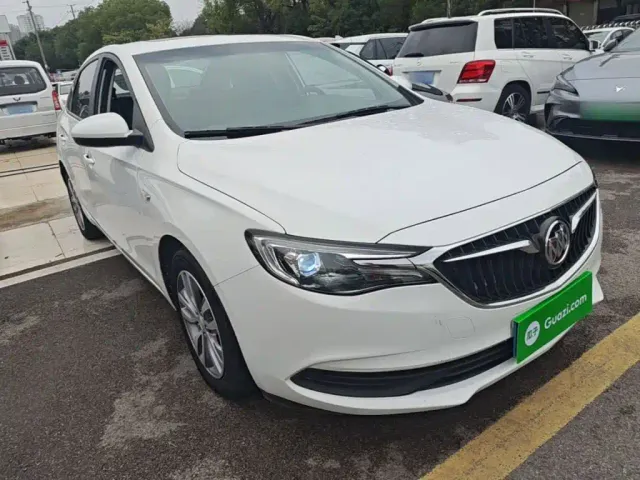 Buick Excelle — Фото автомобиля 3