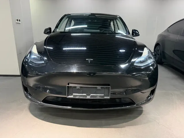 Фотография автомобиля — Tesla Model Y