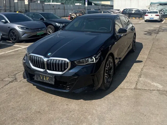 Фотография автомобиля — BMW 5 Series