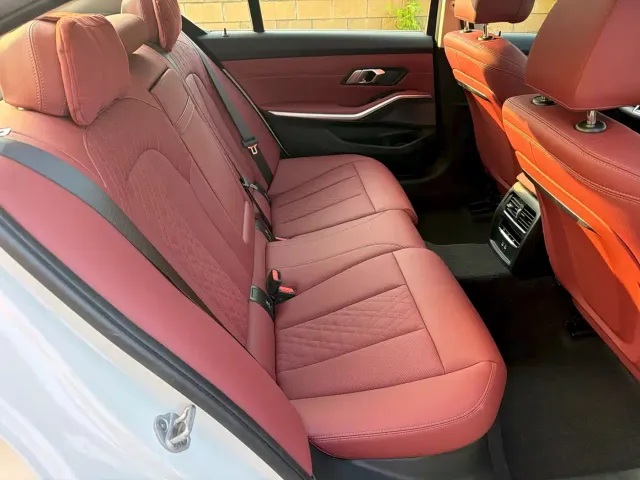 BMW 3 Series — Фото автомобиля 10