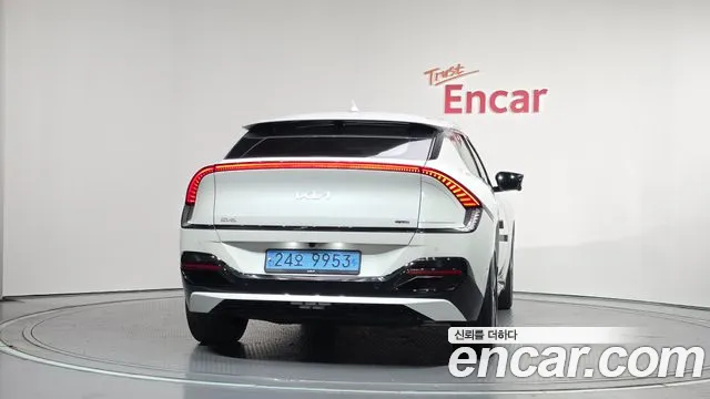 Kia EV6 — Фото автомобиля 4