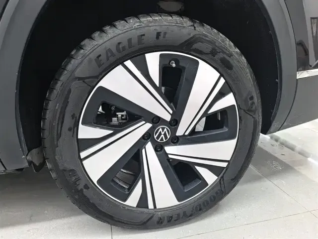 Volkswagen Teramont 2024 380TSI 4WD Dragon Glory Edition — Фото автомобиля 8