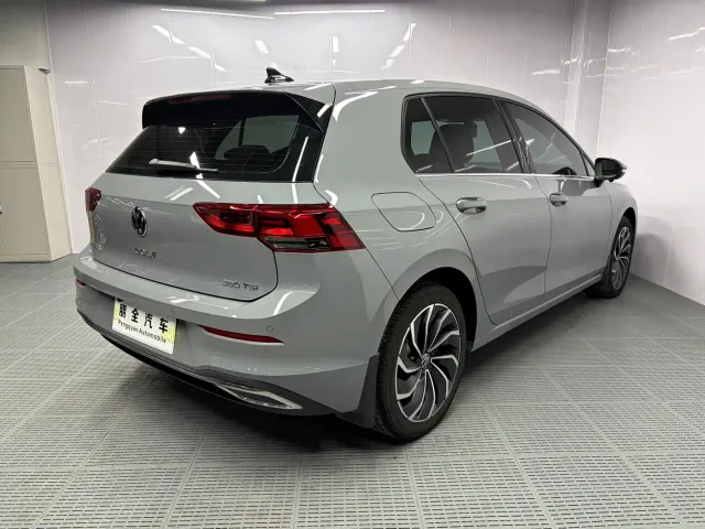 Volkswagen Golf — Фото автомобиля 17