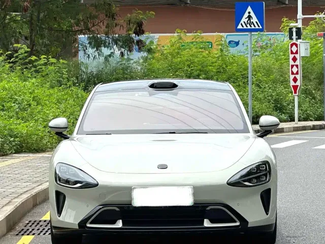 Xiaomi SU7 — Фото автомобиля 2