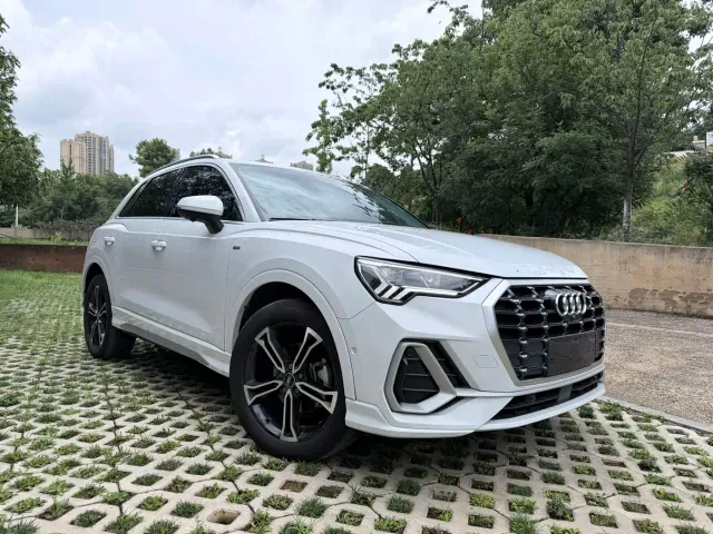 Audi Q3 — Фото автомобиля 3