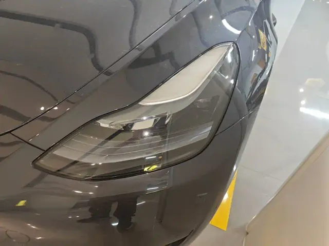 Tesla Model Y — Фото автомобиля 23