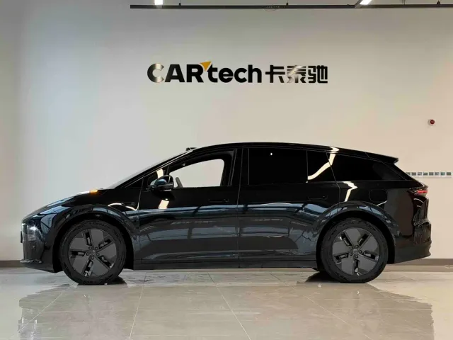 Li Auto i6 — Фото автомобиля 7