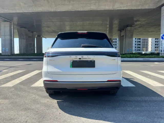 Geely Galaxy Starship 7 EM-i — Фото автомобиля 6