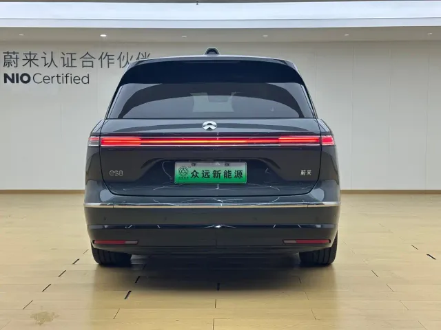 Nio ES8 — Фото автомобиля 30