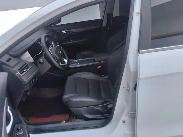 Geely Emgrand — Фото автомобиля 9