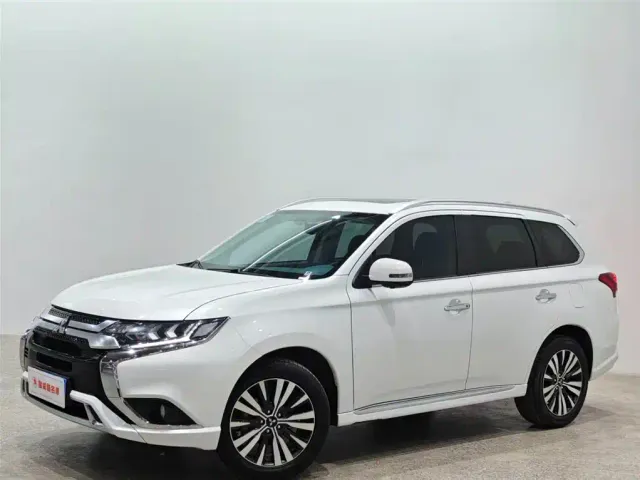 Фотография автомобиля — Mitsubishi Outlander