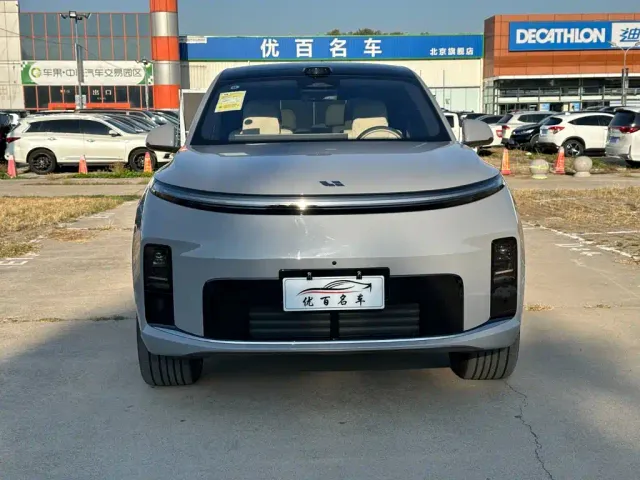 Li Auto L9 — Фото автомобиля 2