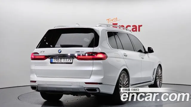 BMW X7 — Фото автомобиля 2
