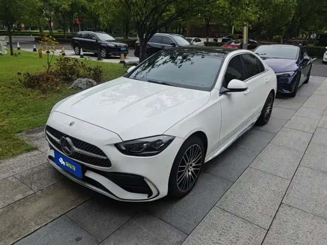 Фотография автомобиля — Mercedes-Benz C-Class