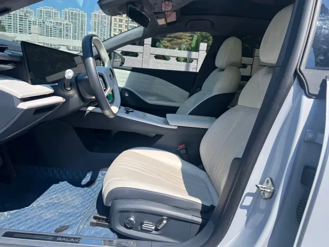 Geely Galaxy E8 — Фото автомобиля 6