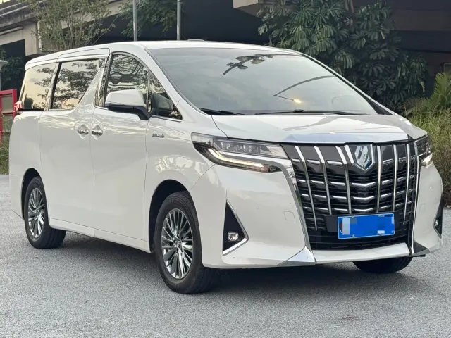 Toyota Alphard — Фото автомобиля 3